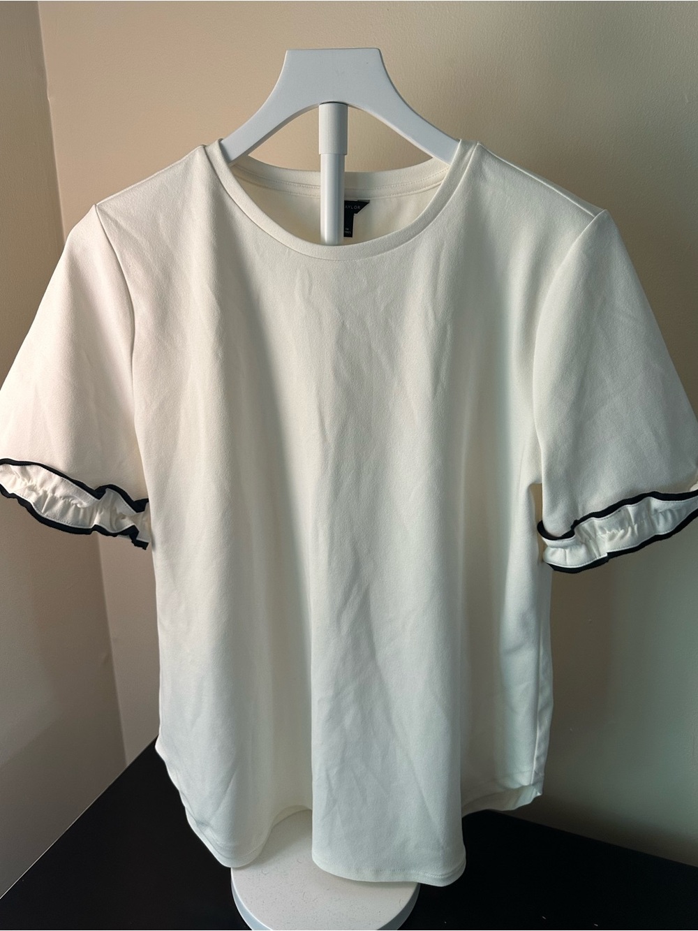 Ann Taylor Off-White Ruffle Sleeve Top with Black Trim Sz L